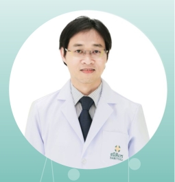 นพ.ธนสาร ประทุมรัตน์